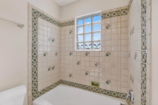 3153 La Paz Lane, Santa Fe, NM 87507