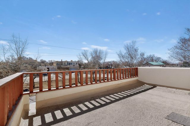 3153 La Paz Lane, Santa Fe, NM 87507