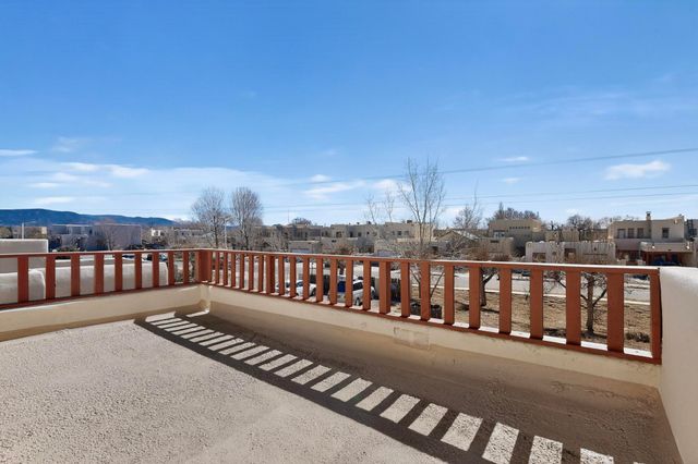 3153 La Paz Lane, Santa Fe, NM 87507