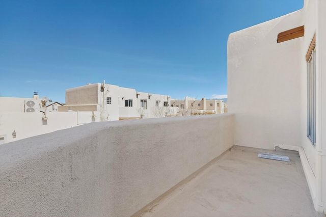 3153 La Paz Lane, Santa Fe, NM 87507