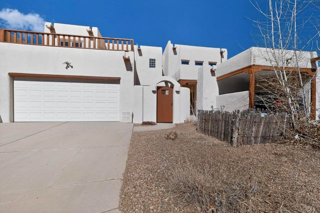 3153 La Paz Lane, Santa Fe, NM 87507
