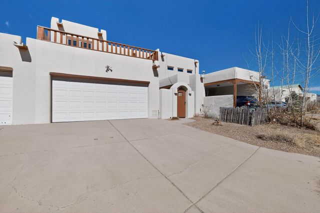 3153 La Paz Lane, Santa Fe, NM 87507