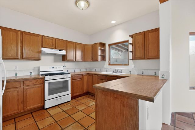 3153 La Paz Lane, Santa Fe, NM 87507