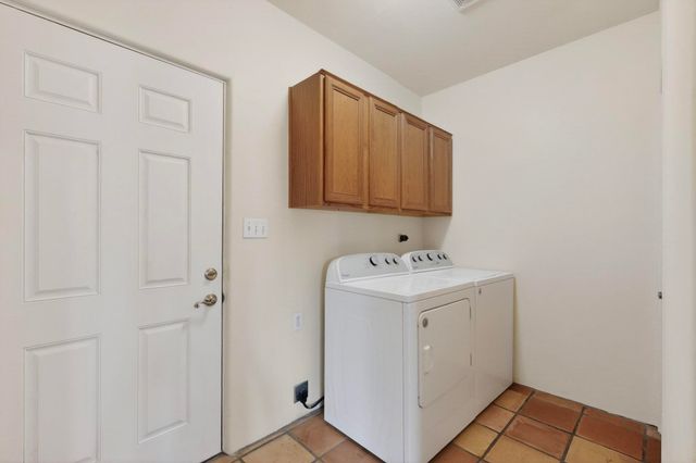 3153 La Paz Lane, Santa Fe, NM 87507