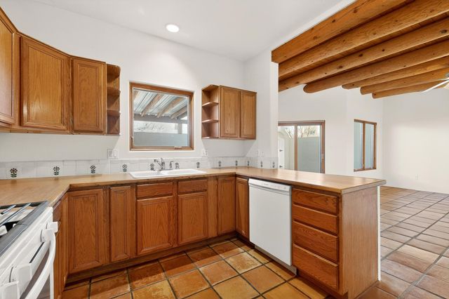 3153 La Paz Lane, Santa Fe, NM 87507