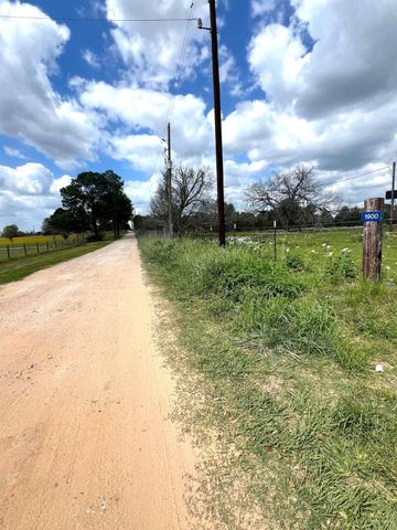 1900 Hluchan, Sealy, TX 77474