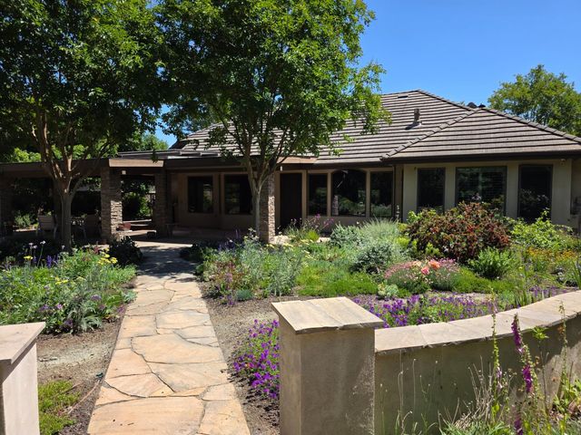 1072 Rorden Avenue, Selma, CA 93662