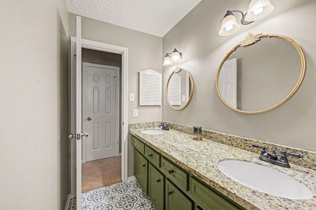 930 Bent Creek Court, Richmond, TX 77406