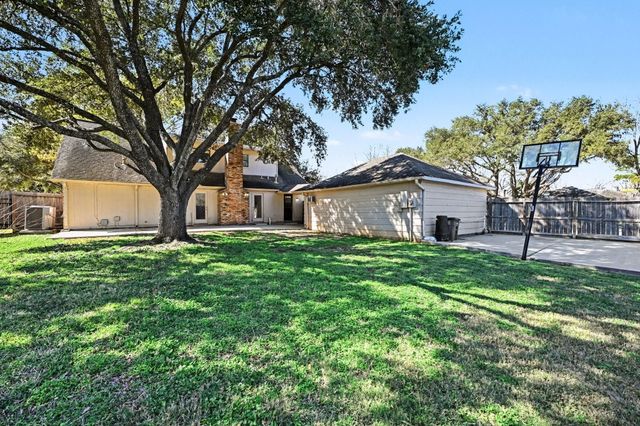 930 Bent Creek Court, Richmond, TX 77406