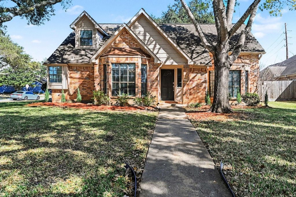 930 Bent Creek Court, Richmond, TX 77406