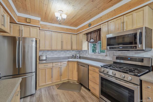 19 Laurel Street, Centereach, NY 11720