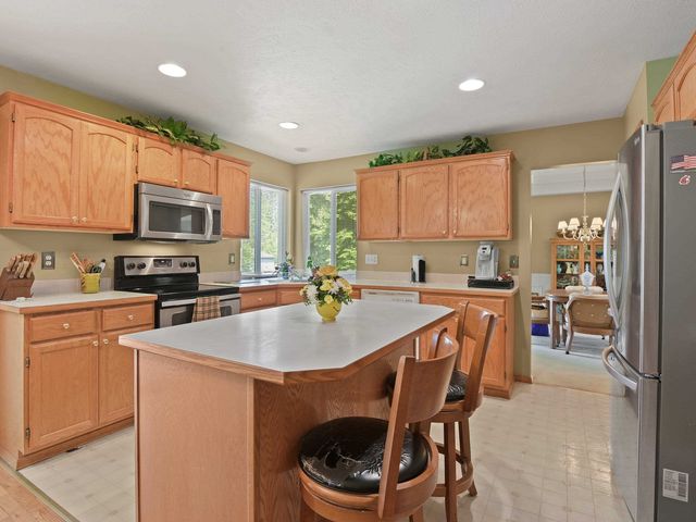 1013 E Harding Dr, Spokane, WA 99218