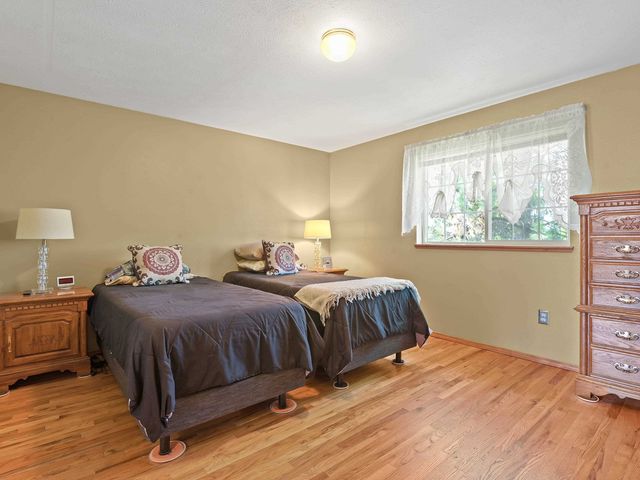 1013 E Harding Dr, Spokane, WA 99218