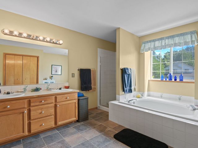 1013 E Harding Dr, Spokane, WA 99218