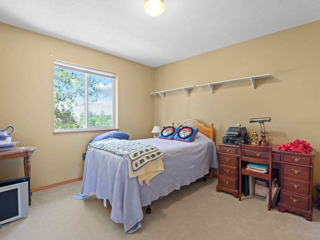 1013 E Harding Dr, Spokane, WA 99218