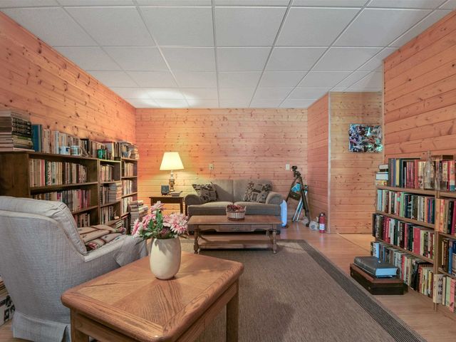 1013 E Harding Dr, Spokane, WA 99218