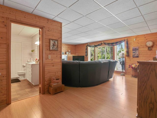 1013 E Harding Dr, Spokane, WA 99218