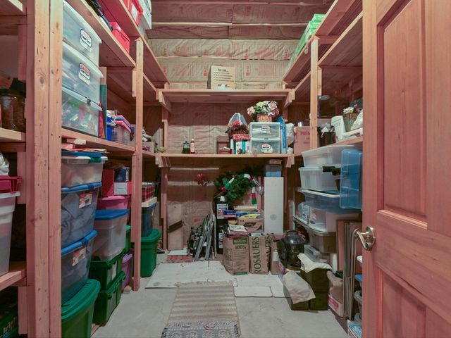1013 E Harding Dr, Spokane, WA 99218
