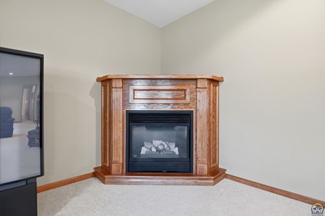 7848 SW Hiawatha DR, Topeka, KS 66615