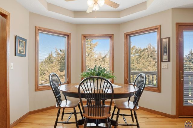 7848 SW Hiawatha DR, Topeka, KS 66615