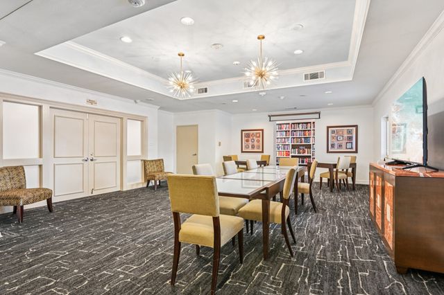 6211 W Northwest Highway 2306, Dallas, TX 75225