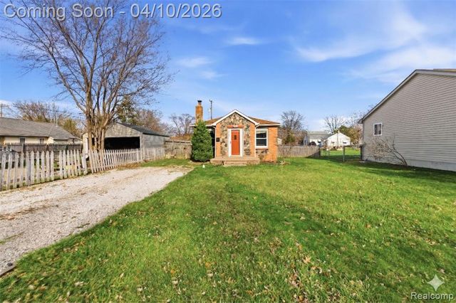 33524 Duncan, Fraser, MI 48026