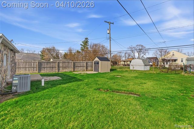 33524 Duncan, Fraser, MI 48026