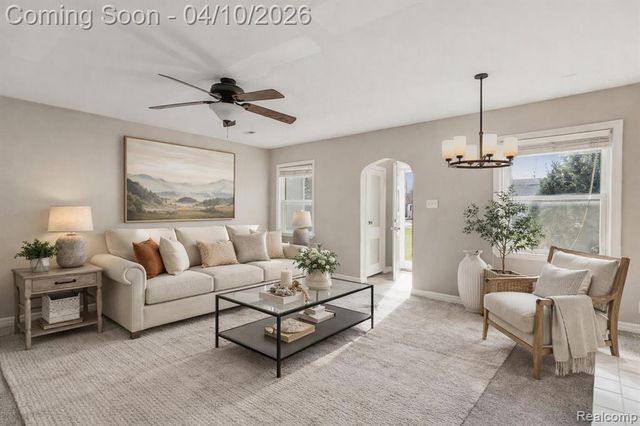 33524 Duncan, Fraser, MI 48026