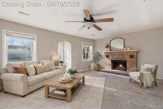 33524 Duncan, Fraser, MI 48026