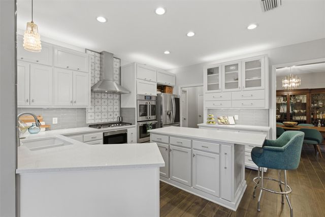7004 Beauford DR, Austin, TX 78750