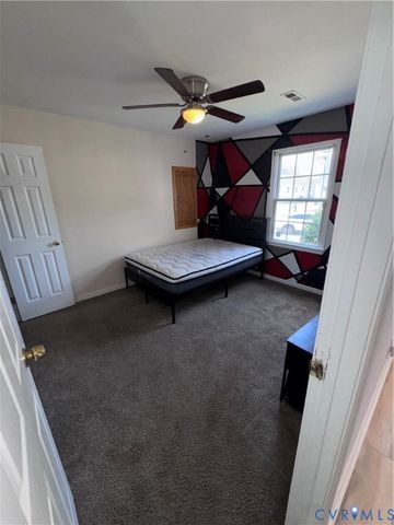 1800 New Lincoln Cir, Hopewell, VA 23860