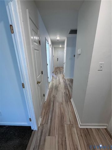 1800 New Lincoln Cir, Hopewell, VA 23860