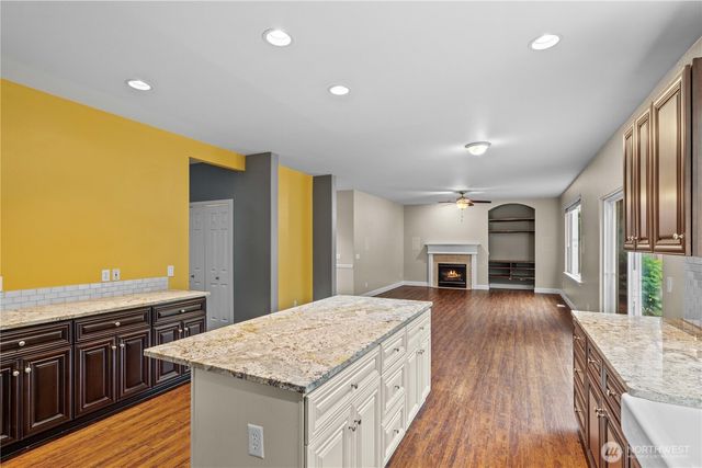 22618 SE 280th Place, Maple Valley, WA 98038