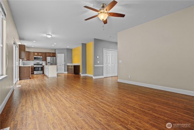 22618 SE 280th Place, Maple Valley, WA 98038
