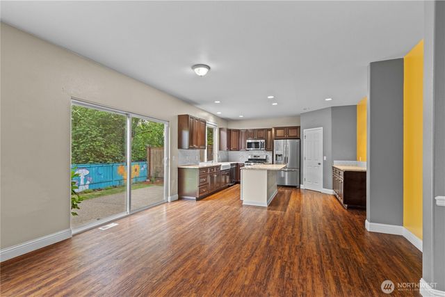 22618 SE 280th Place, Maple Valley, WA 98038