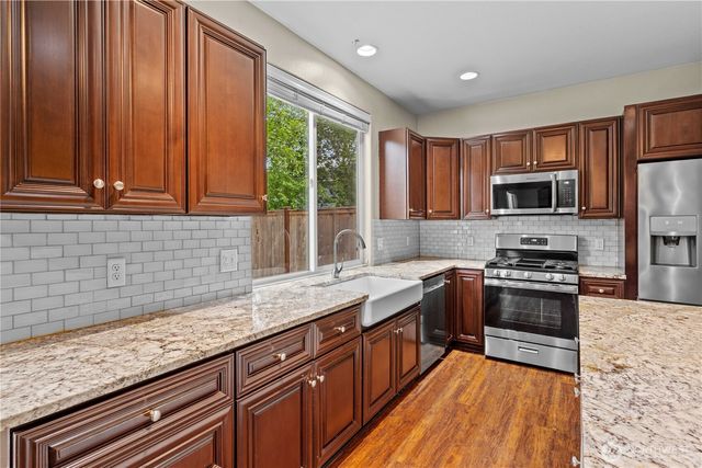 22618 SE 280th Place, Maple Valley, WA 98038