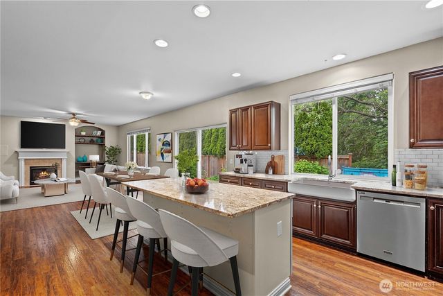 22618 SE 280th Place, Maple Valley, WA 98038