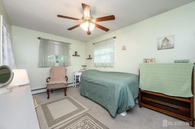 15 Poplar Street, Jackson, NJ 08527