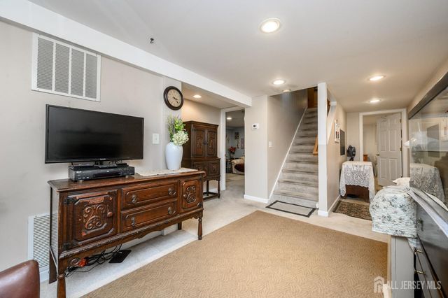 15 Poplar Street, Jackson, NJ 08527