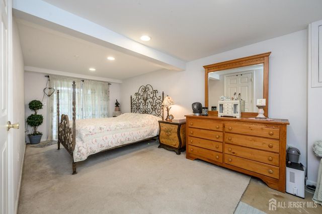 15 Poplar Street, Jackson, NJ 08527
