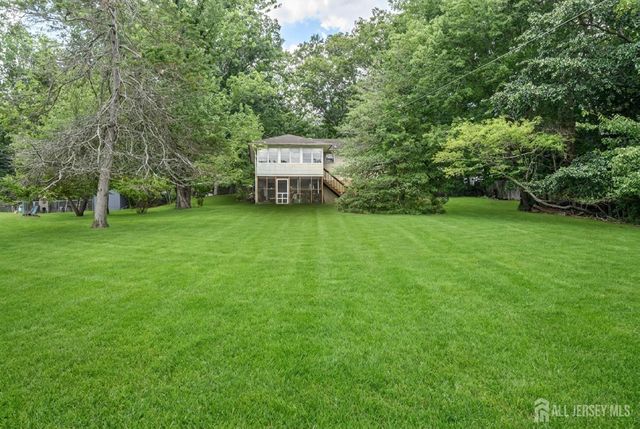 15 Poplar Street, Jackson, NJ 08527