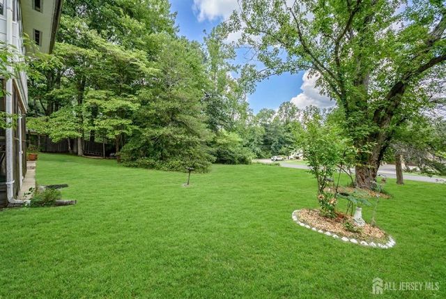 15 Poplar Street, Jackson, NJ 08527