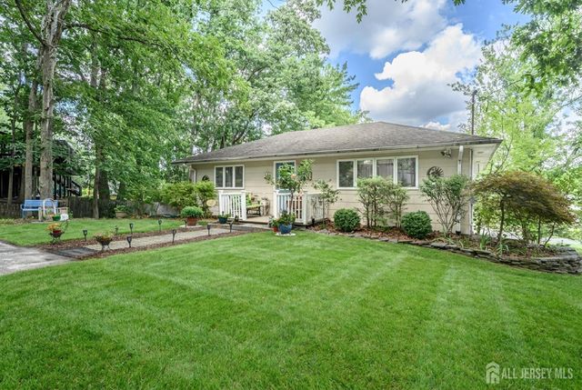 15 Poplar Street, Jackson, NJ 08527