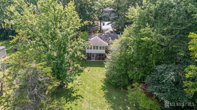 15 Poplar Street, Jackson, NJ 08527