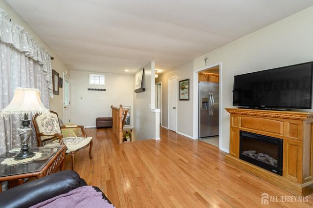 15 Poplar Street, Jackson, NJ 08527