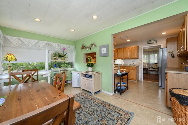 15 Poplar Street, Jackson, NJ 08527