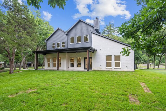 105 Forest Brook Drive, Oak Leaf, TX 75154