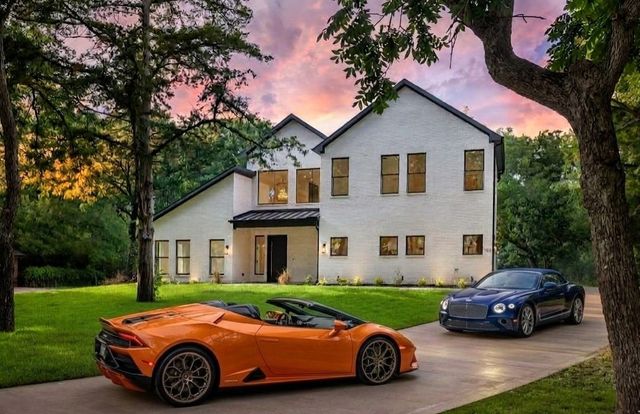 105 Forest Brook Drive, Oak Leaf, TX 75154