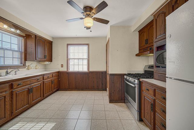 248 Adelaide Place, Munster, IN 46321