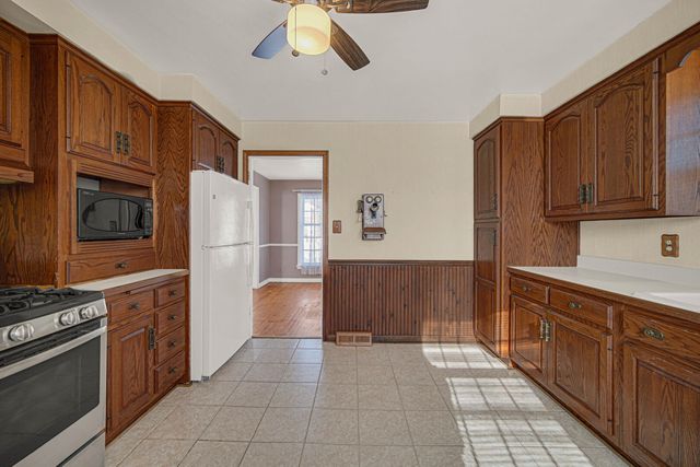 248 Adelaide Place, Munster, IN 46321